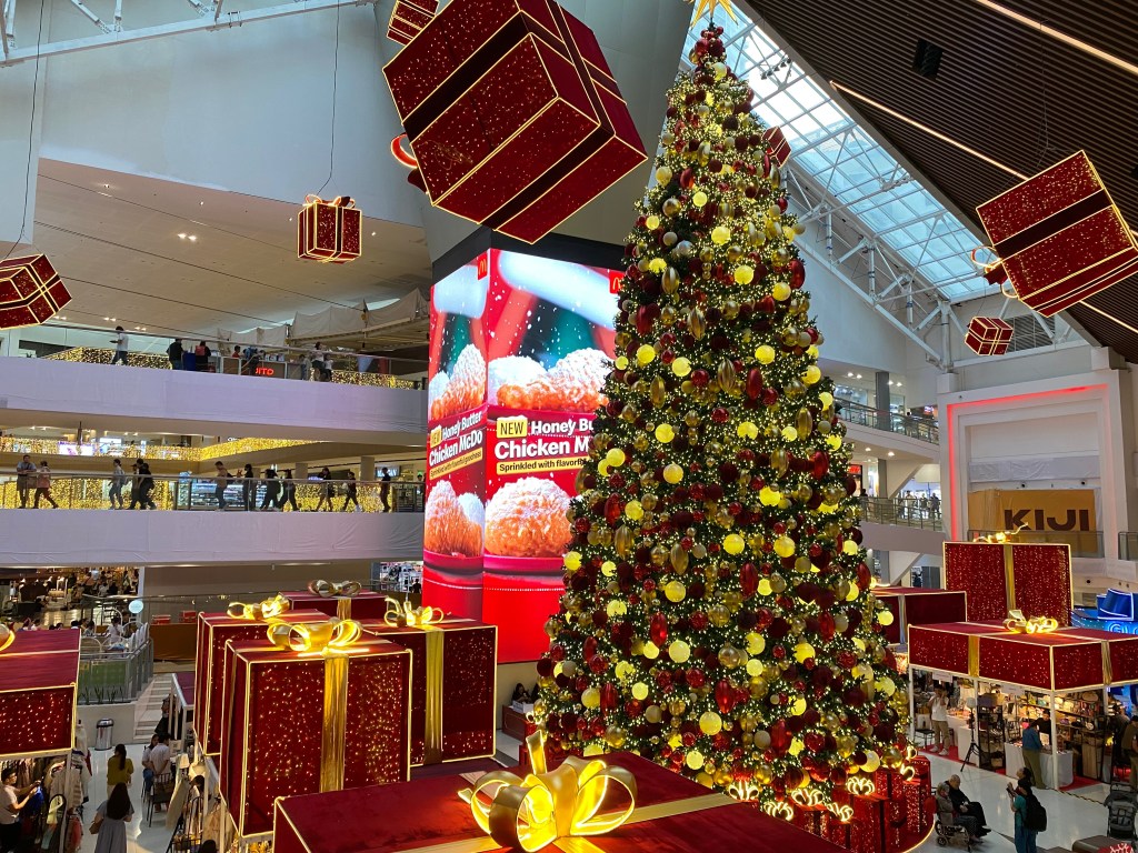 Giant Christmas Tree at The&nbsp;Mall